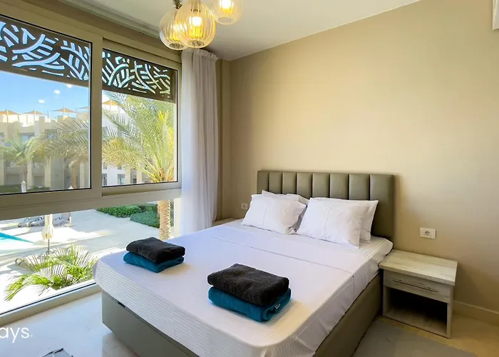 Seaview Mangroovy 2br, Walk To & Pool, Ollystays Red Sea